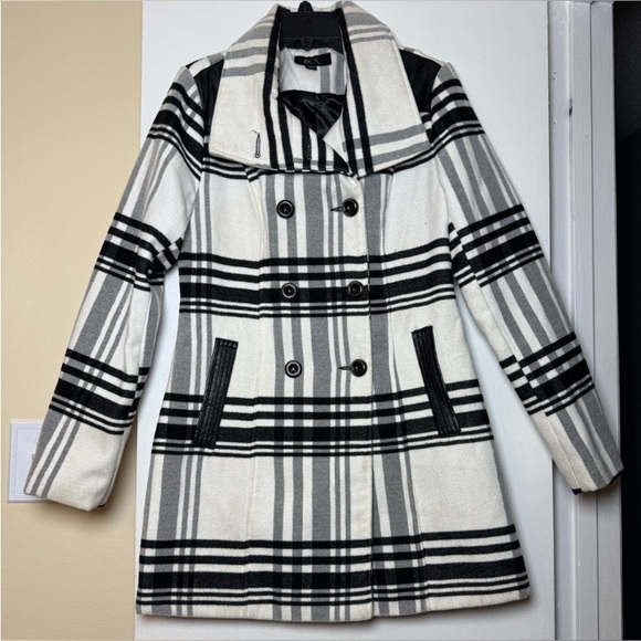 BCX Jackets & Blazers - BCX Women's Black and White Plaid Pea Coat